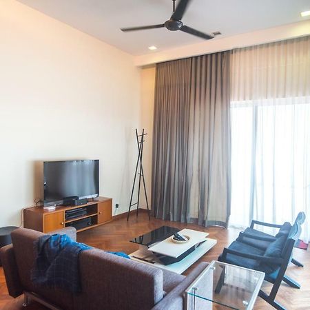 The Suites At Waterside Straits Quay By Plush Bagan Jermal Eksteriør billede