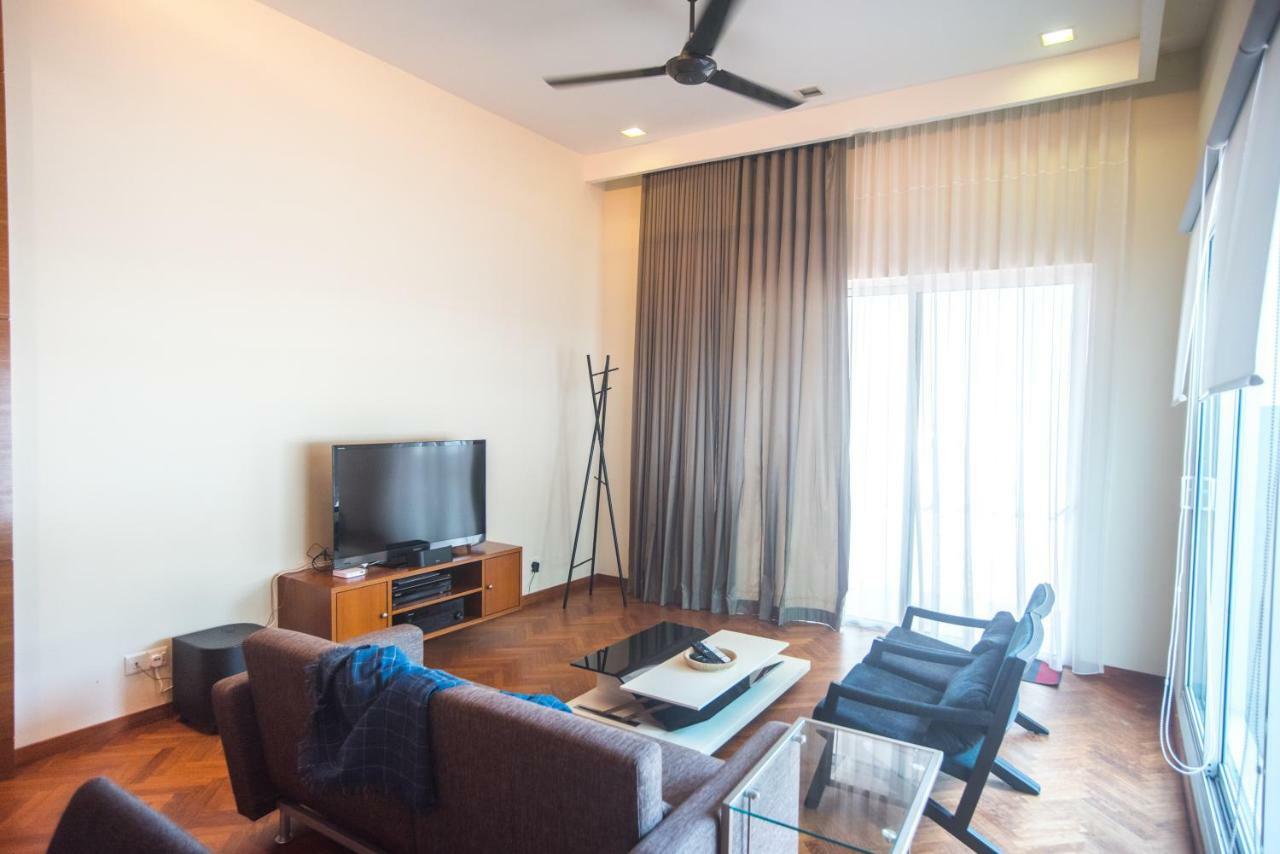 The Suites At Waterside Straits Quay By Plush Bagan Jermal Eksteriør billede