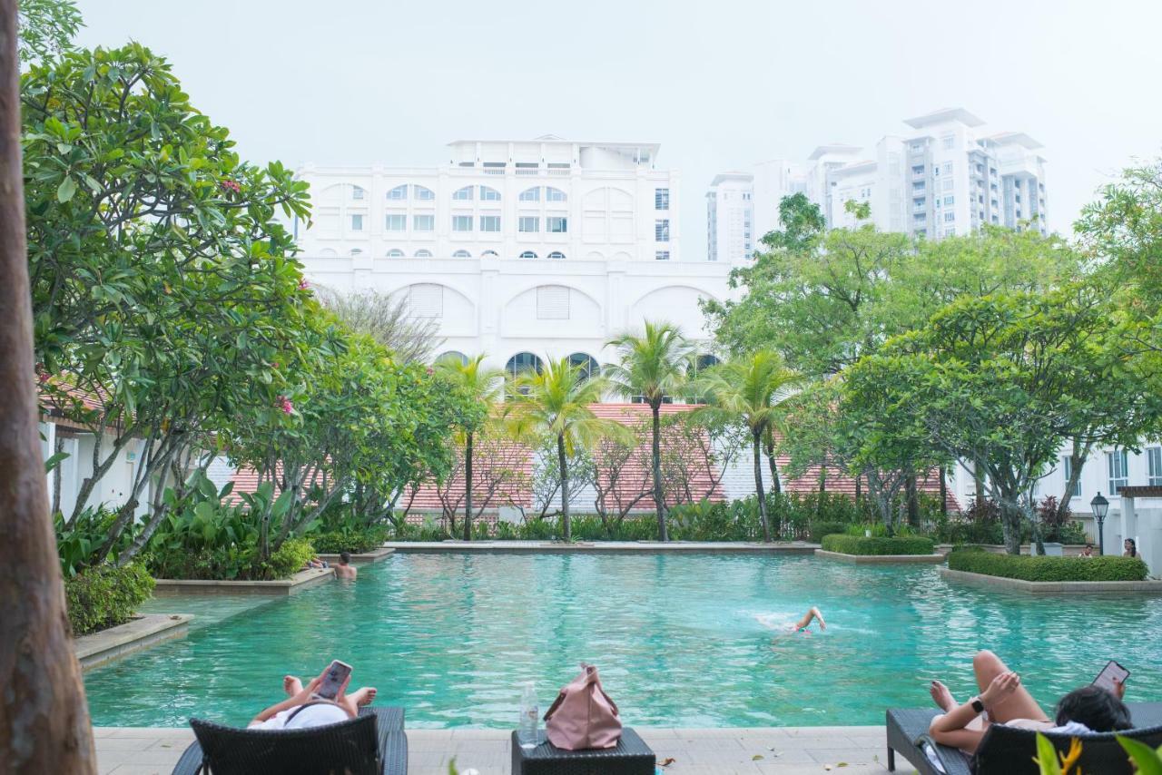 The Suites At Waterside Straits Quay By Plush Bagan Jermal Eksteriør billede