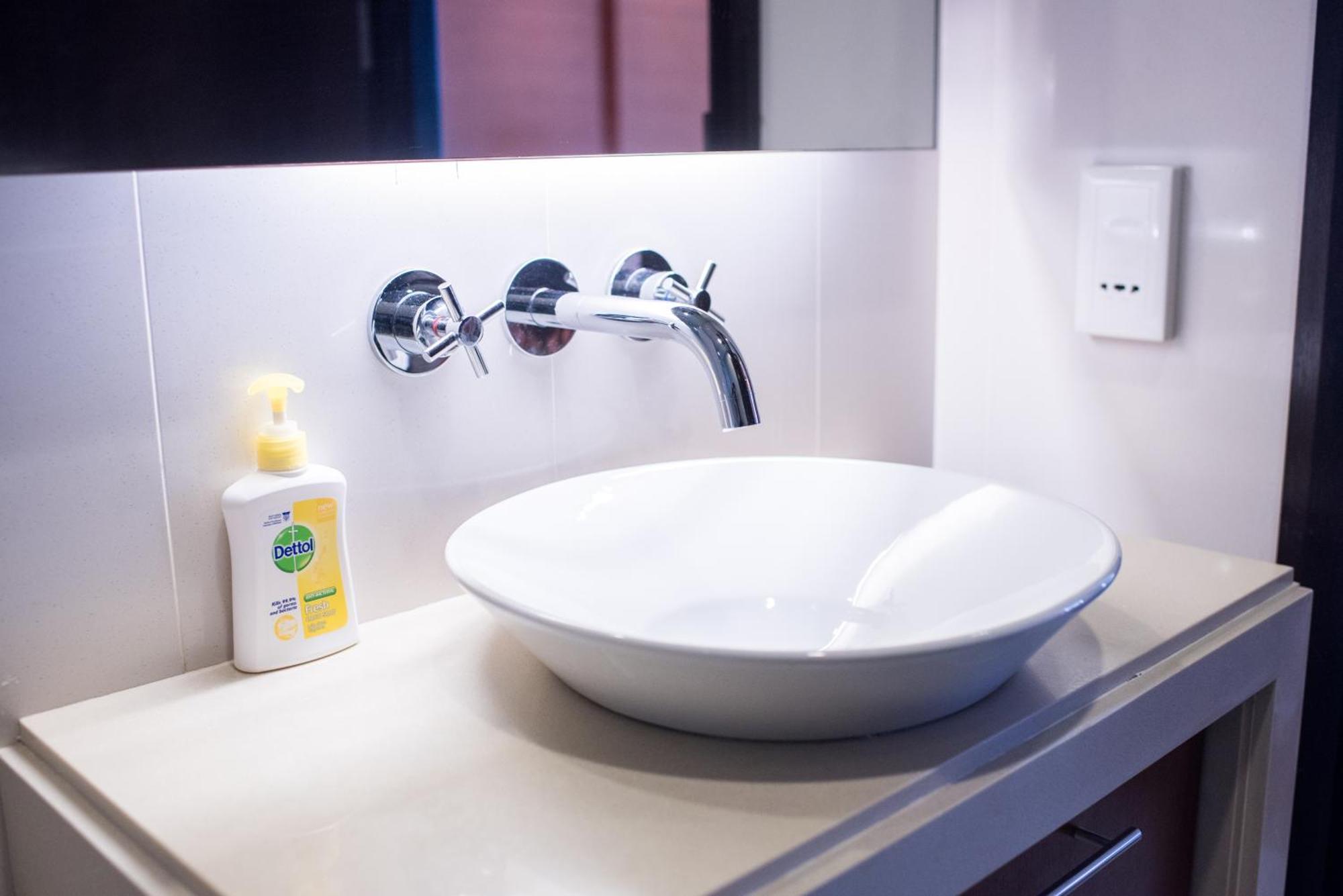 The Suites At Waterside Straits Quay By Plush Bagan Jermal Eksteriør billede