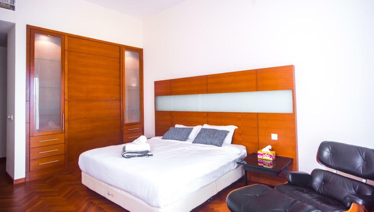 The Suites At Waterside Straits Quay By Plush Bagan Jermal Eksteriør billede